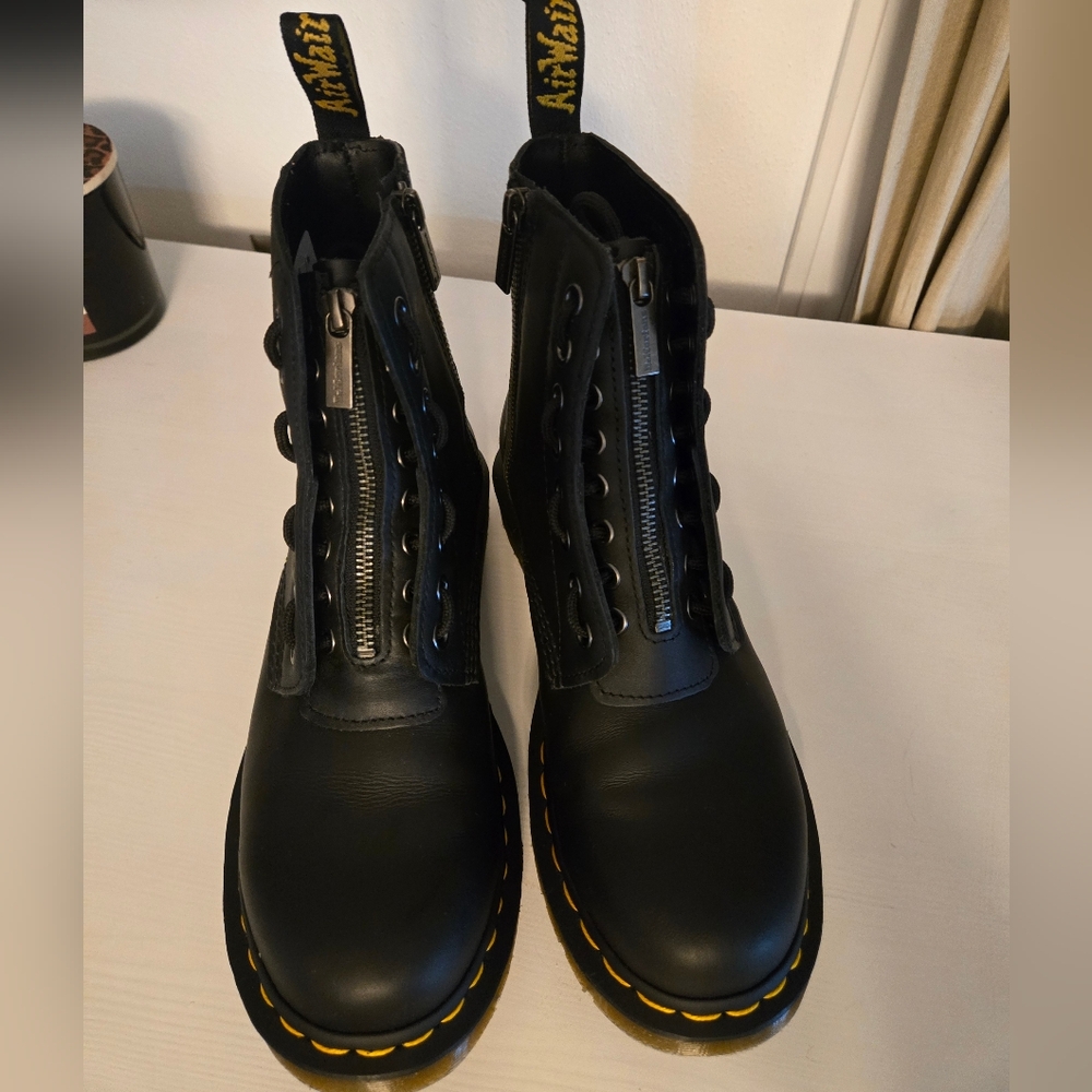 Dr Doc Martens Pascal Nappa Front Zip Boots 8